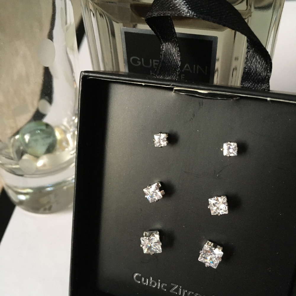 Silver Cubic Zirconia  CZ Princess Stud Earrings